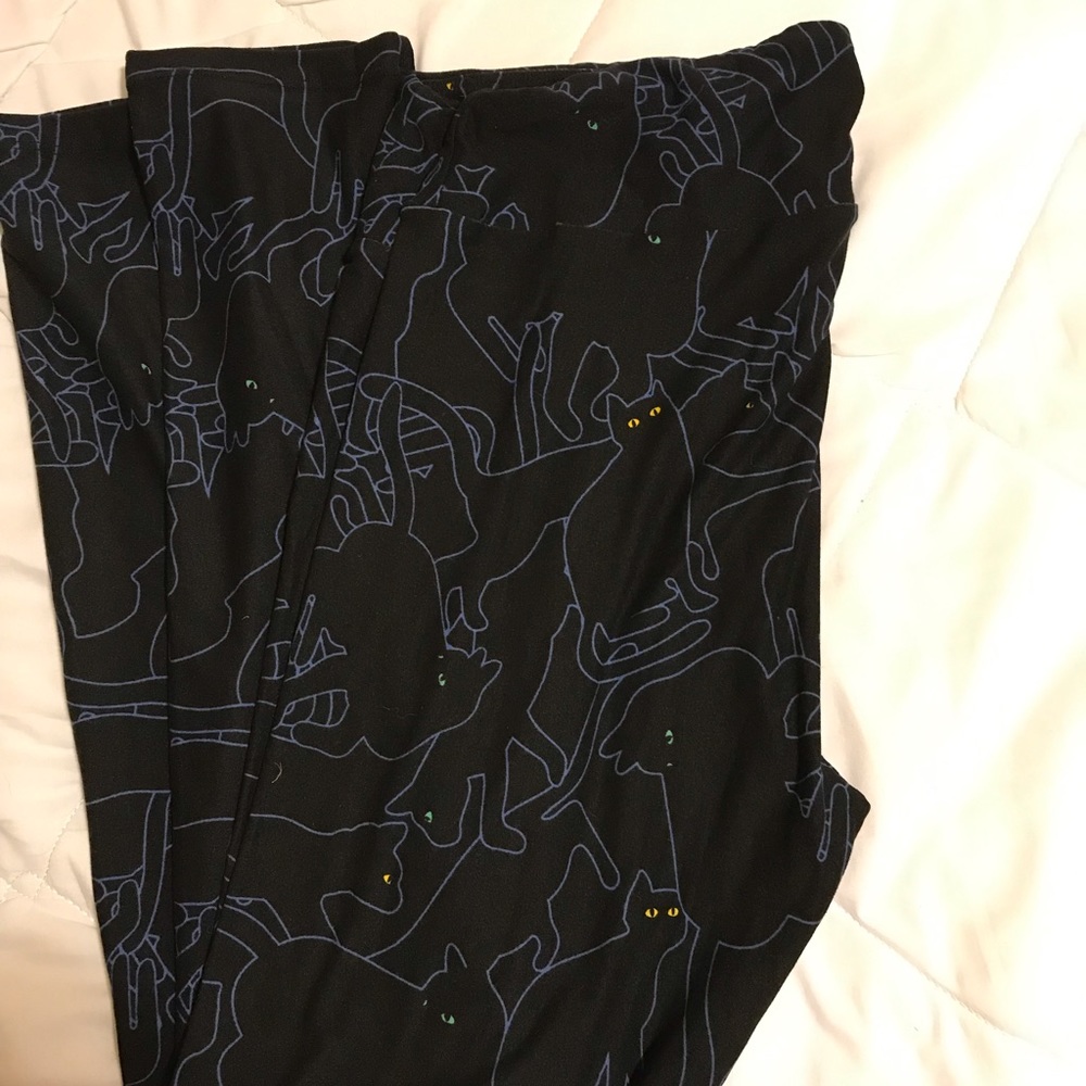 Lularoe Leggings. Black with cats. TC